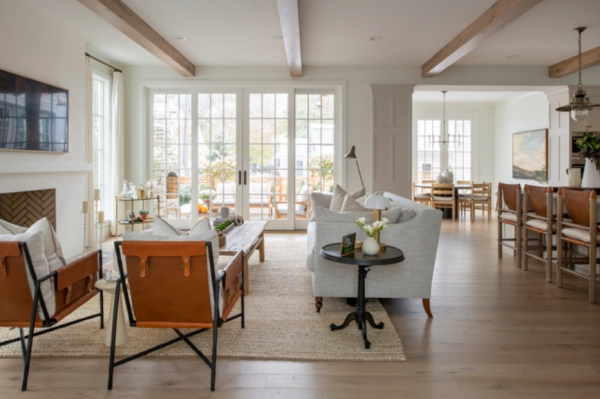 Rumah dengan dekorasi interior bergaya Eropa klasik yang mewah